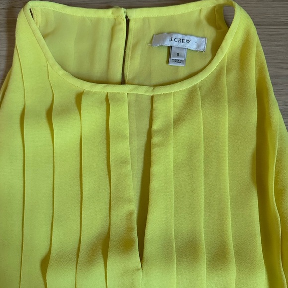 J.Crew Yellow Keyhole Pleated Chiffon Sleeveless Blouse Size 2 - Picture 3 of 7